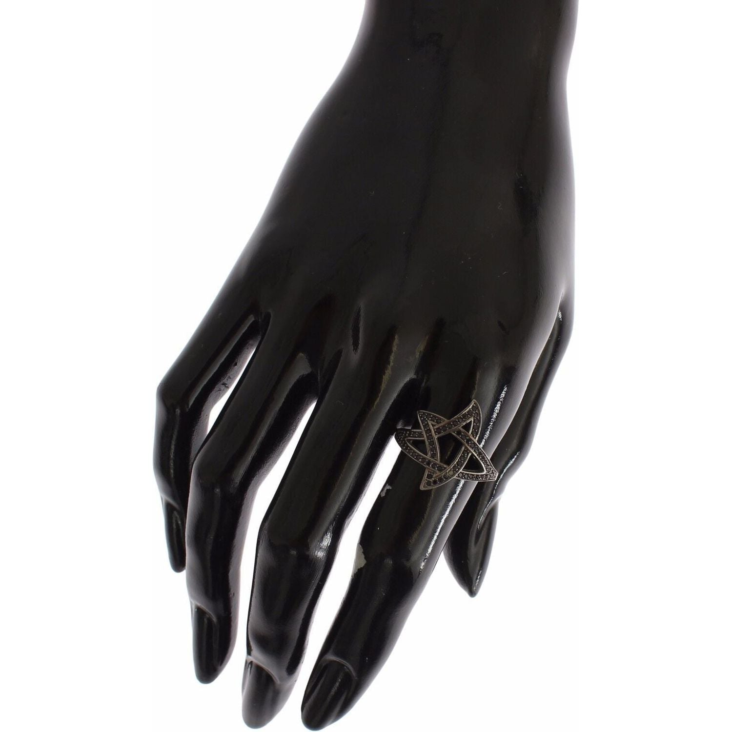 别致的黑铑银 CZ 水晶戒指