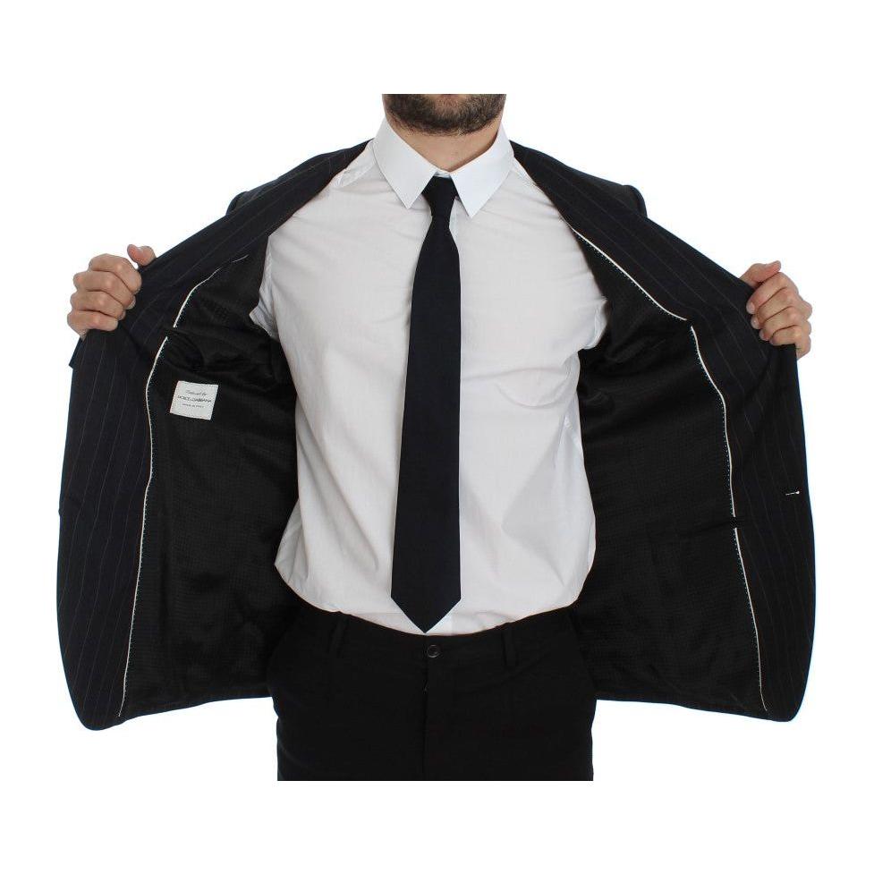 别致的灰色条纹羊毛西装外套