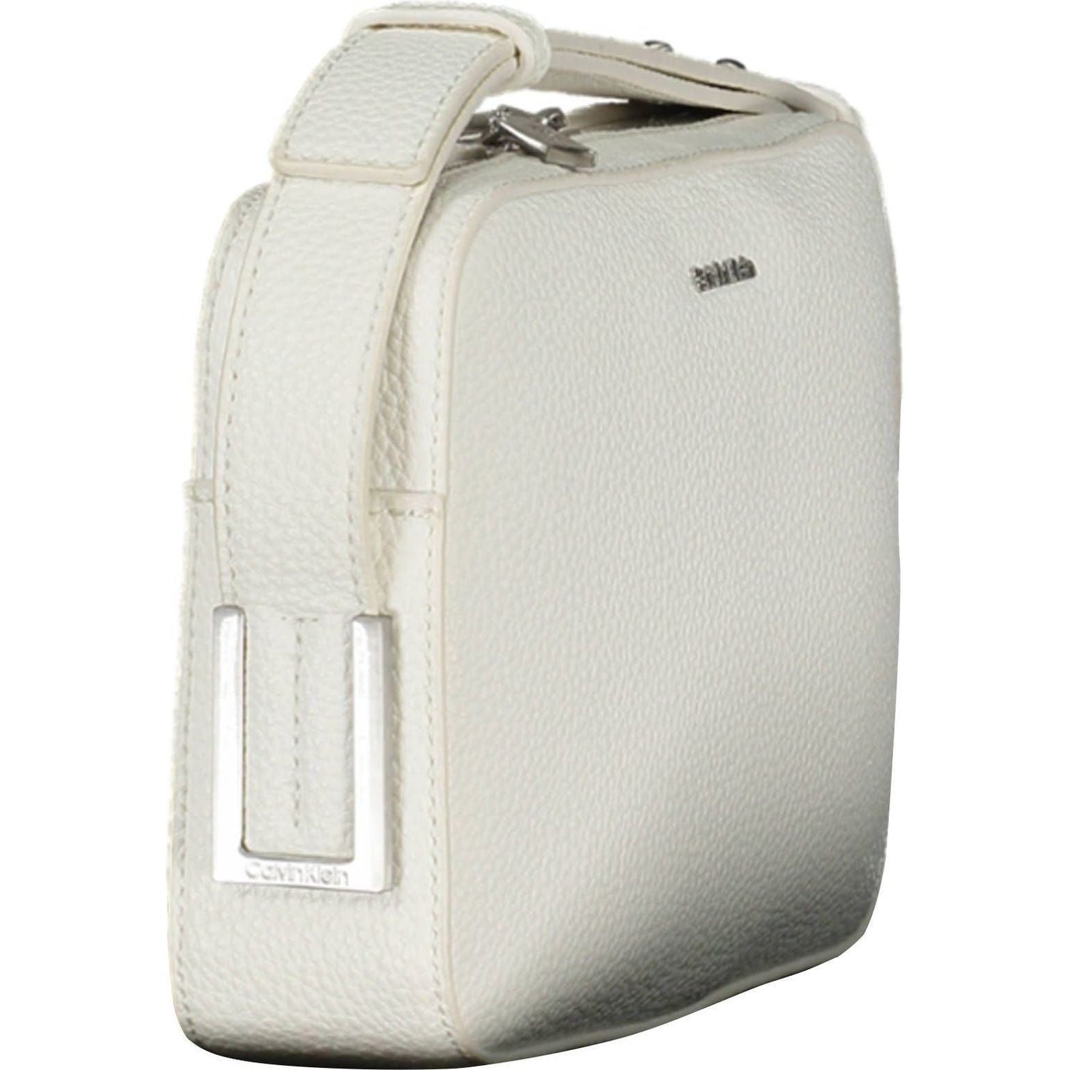 Front view with bag zipped and handles upright.