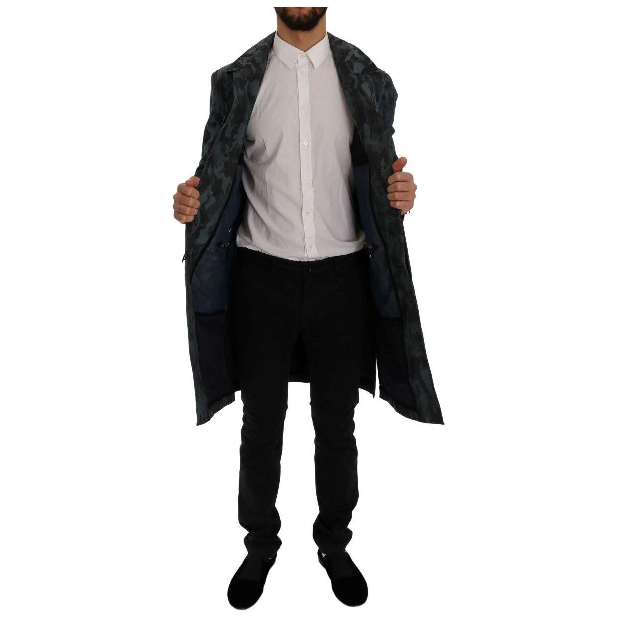 蓝色迷彩风衣 优雅