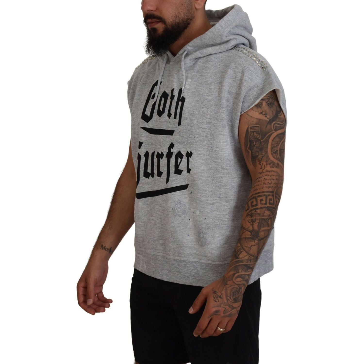 浅灰色棉质短袖连帽T恤