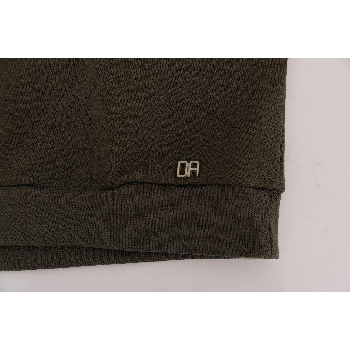 惊艳的绿色圆领棉质毛衣