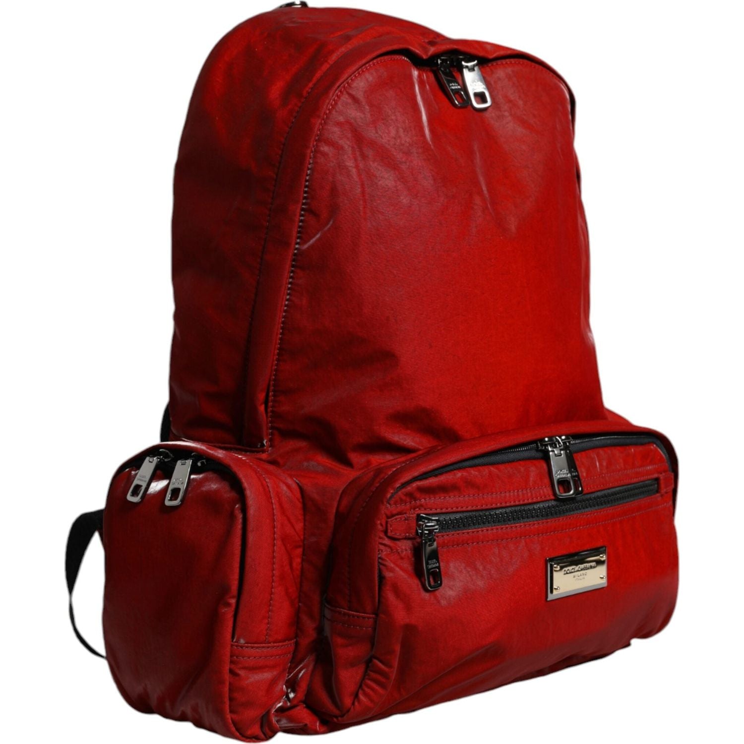 Front view with bag zipped and handles upright.