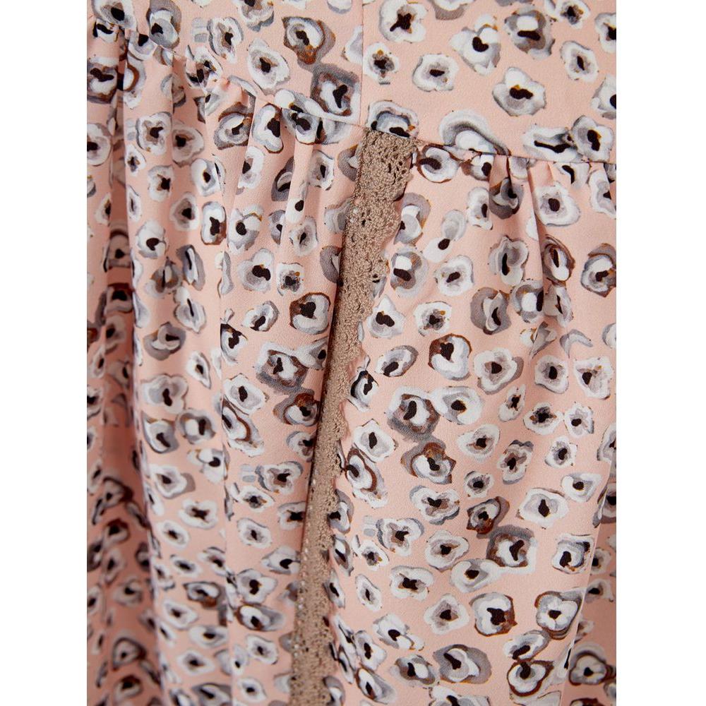 优雅的粉色醋酸纤维连衣裙，让您尽显晚间优雅气质